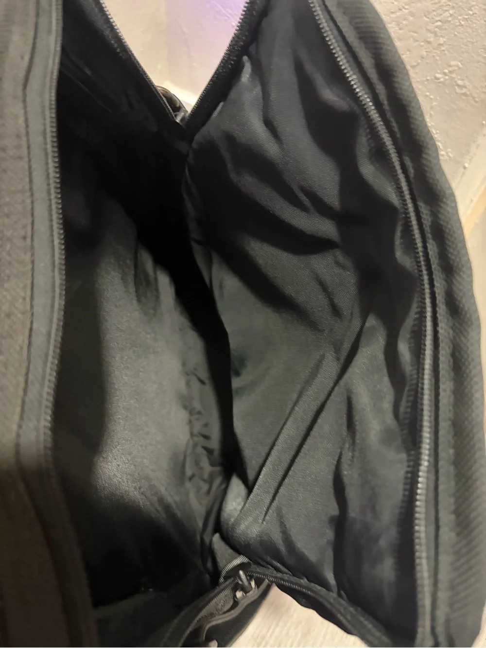 Tumi Men's Black Crossbody Travel Compact Carry On Bag Messenger Bag